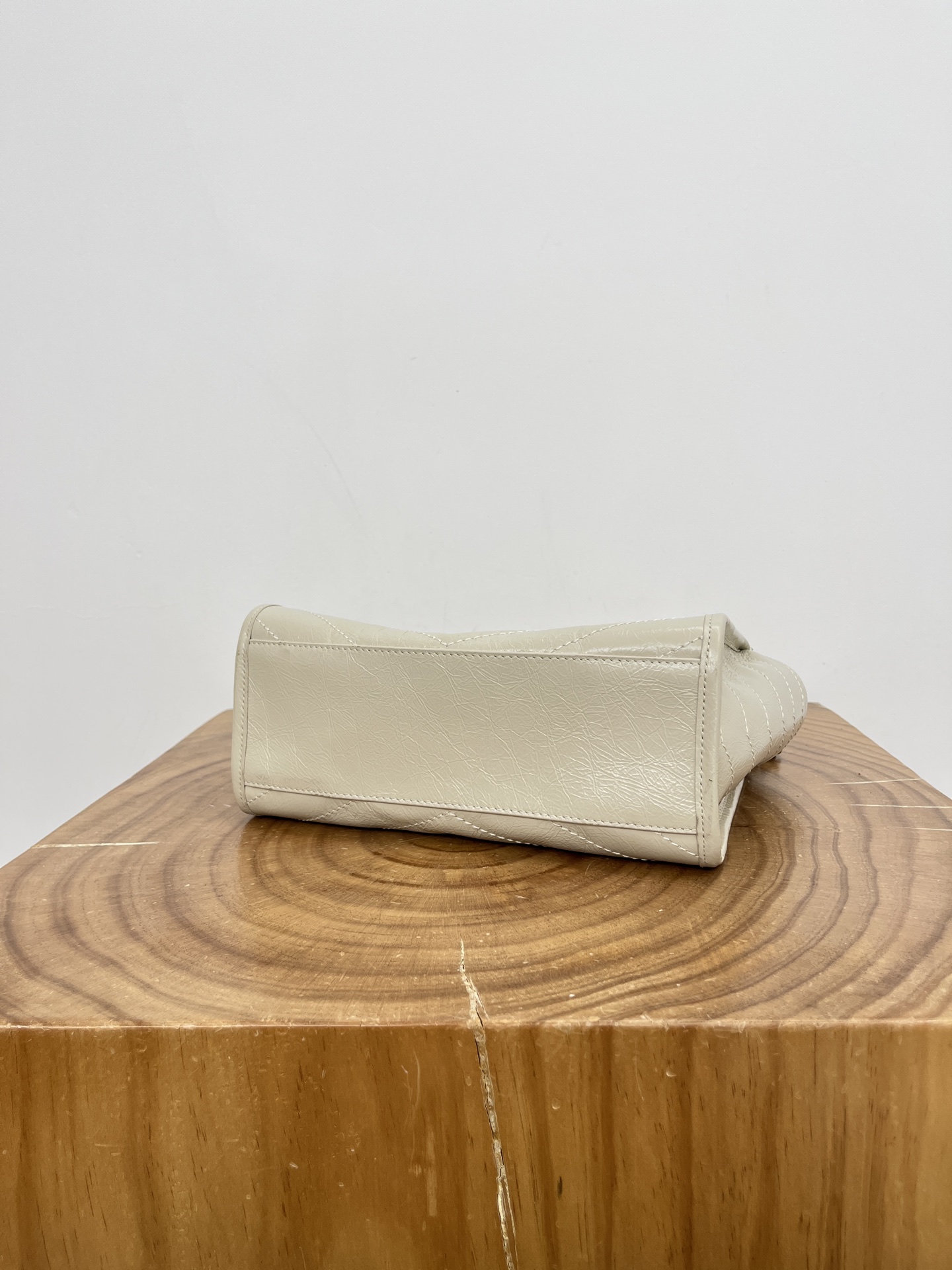 Saint Laurent Niki Shopping Bag Small Oiled and Waxed Cowhide Leather Beige