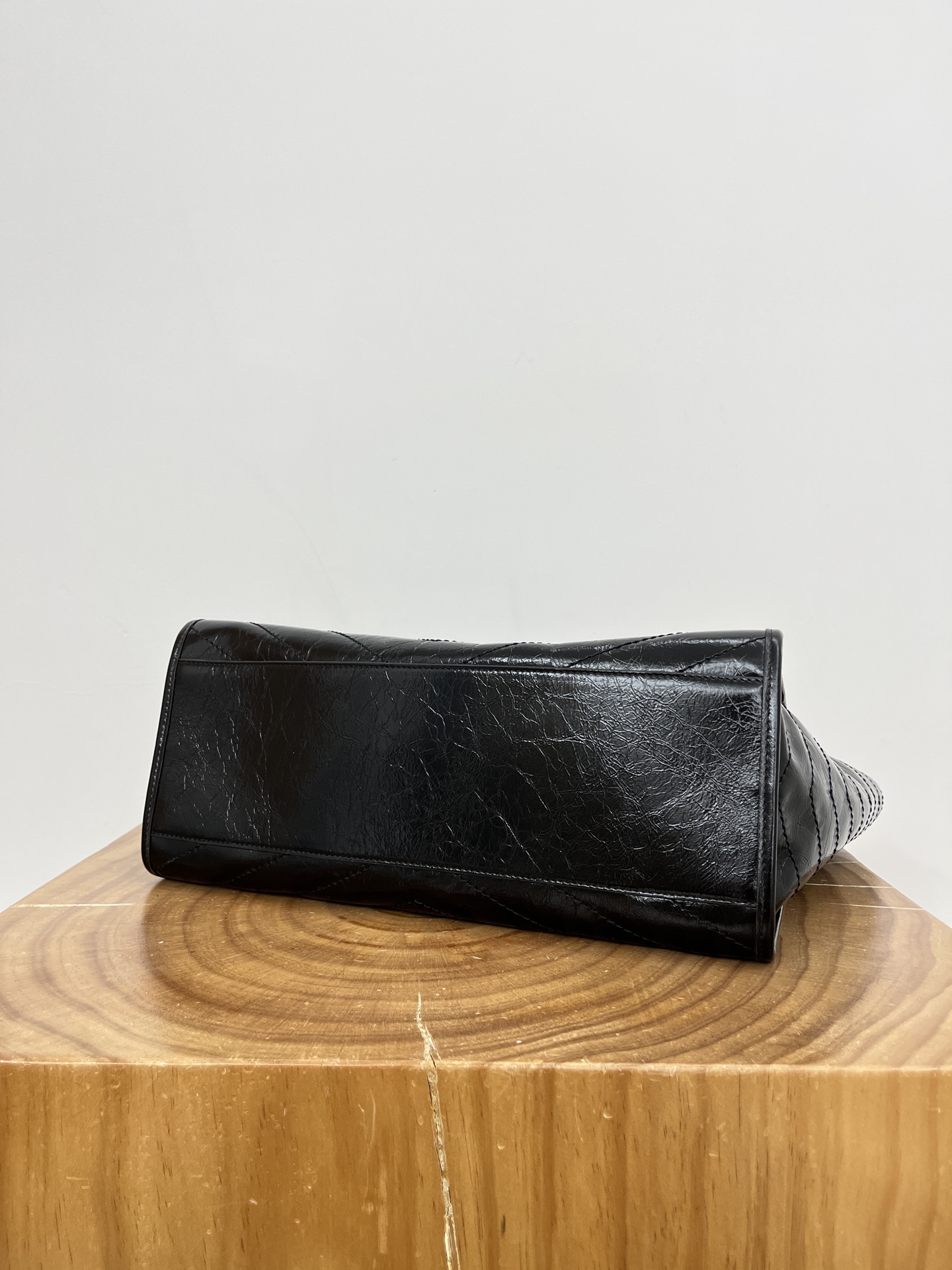 Saint Laurent Niki Shopping Bag Small Oiled and Waxed Cowhide Leather Black