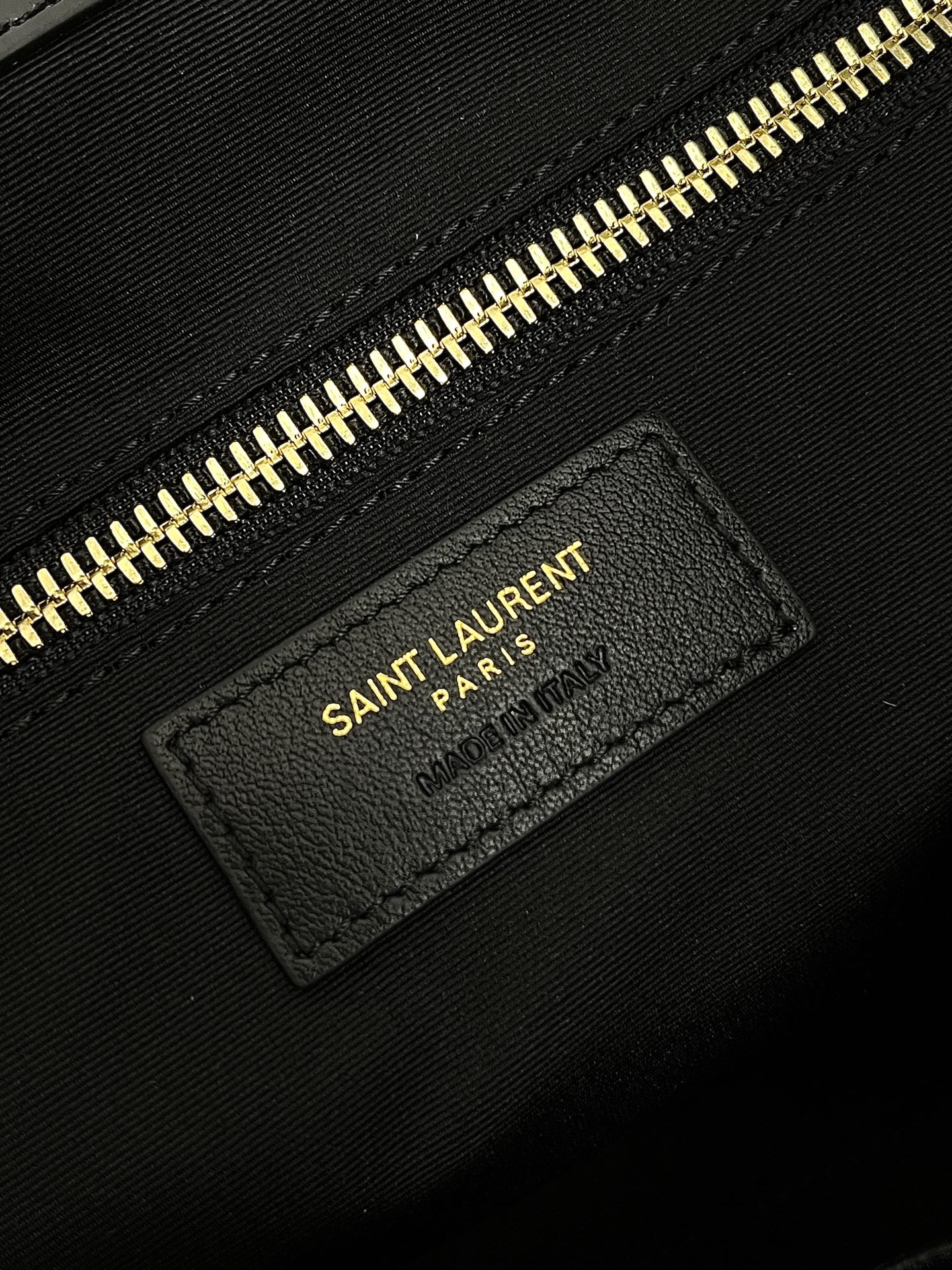 Saint Laurent Niki Shopping Bag Small Oiled and Waxed Cowhide Leather Black