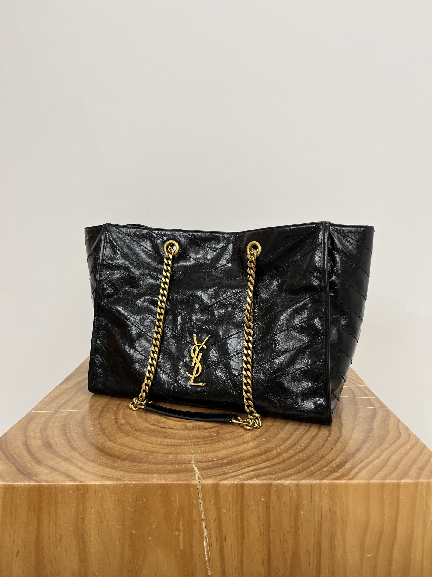Saint Laurent Niki Shopping Bag Small Oiled and Waxed Cowhide Leather Black