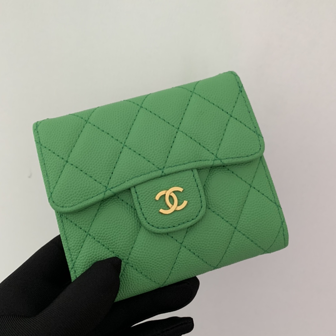 Top Quality Chaenl 82288 Classic Small Flap Wallet Green With Gold