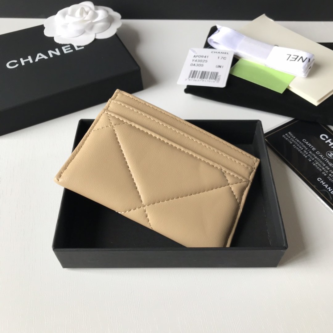 Top Quality Chanel AP1167 19 Card Holder Lambskin Gold-Tone Ruthenium-Finish Metal Khaki