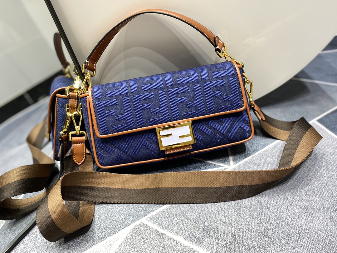 Top Quality Fendi Baguette Embroidered Canvas Bag 26cm 9 Colors