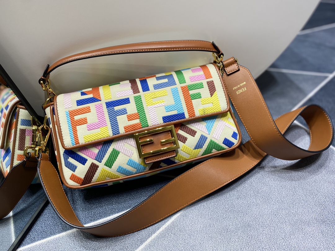 Top Quality Fendi Baguette Embroidered Canvas Bag 26cm 9 Colors