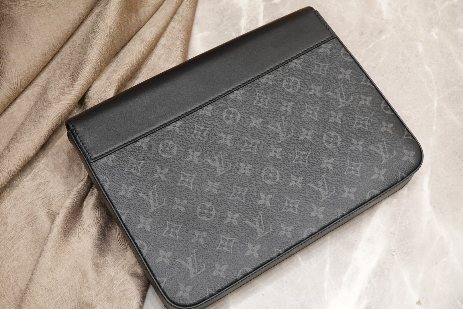 Top Quality Louis Vuitton M80107 Pochette Combines Monogram Eclipse Coated Canvas