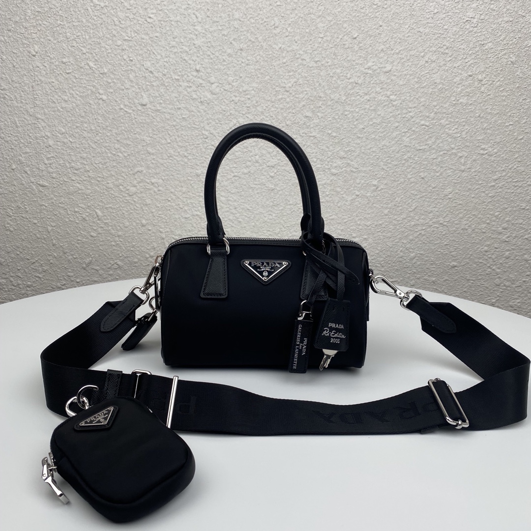 Top Replica Prada Re-Edition 2005 Nylon Bag Black