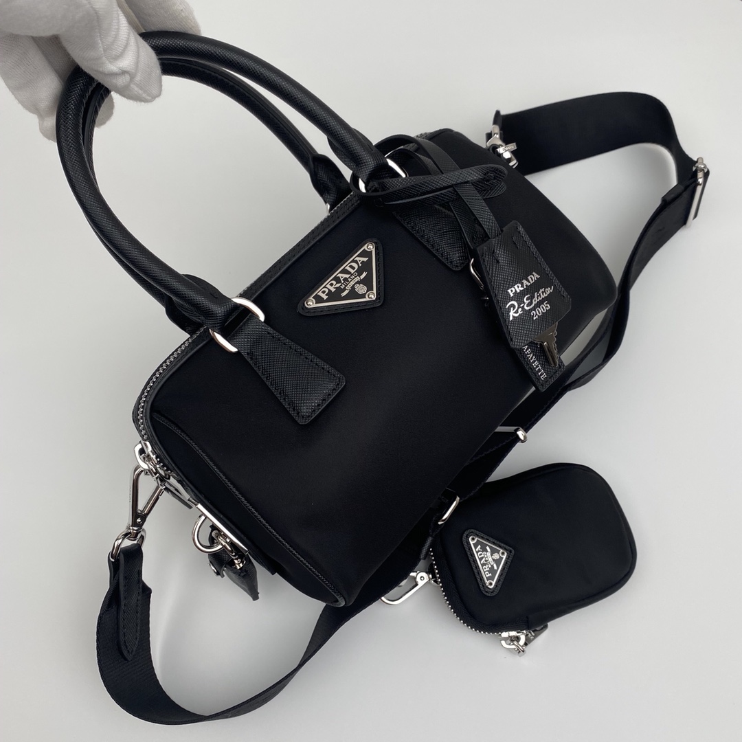 Top Replica Prada Re-Edition 2005 Nylon Bag Black