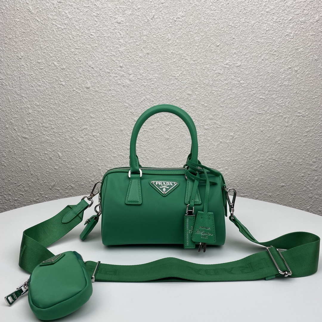 Top Replica Prada Re-Edition 2005 Nylon Bag Green