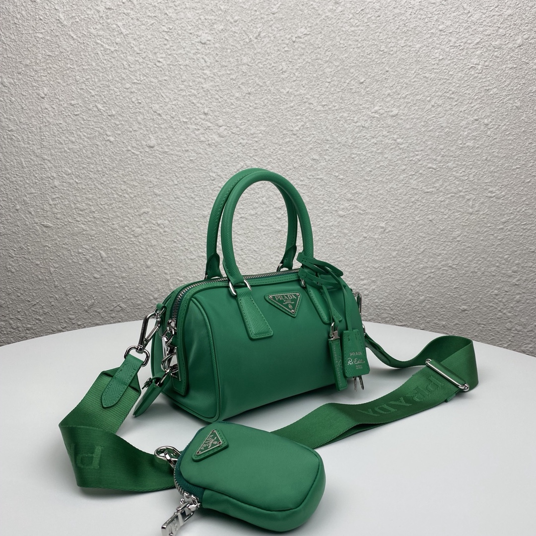 Top Replica Prada Re-Edition 2005 Nylon Bag Green