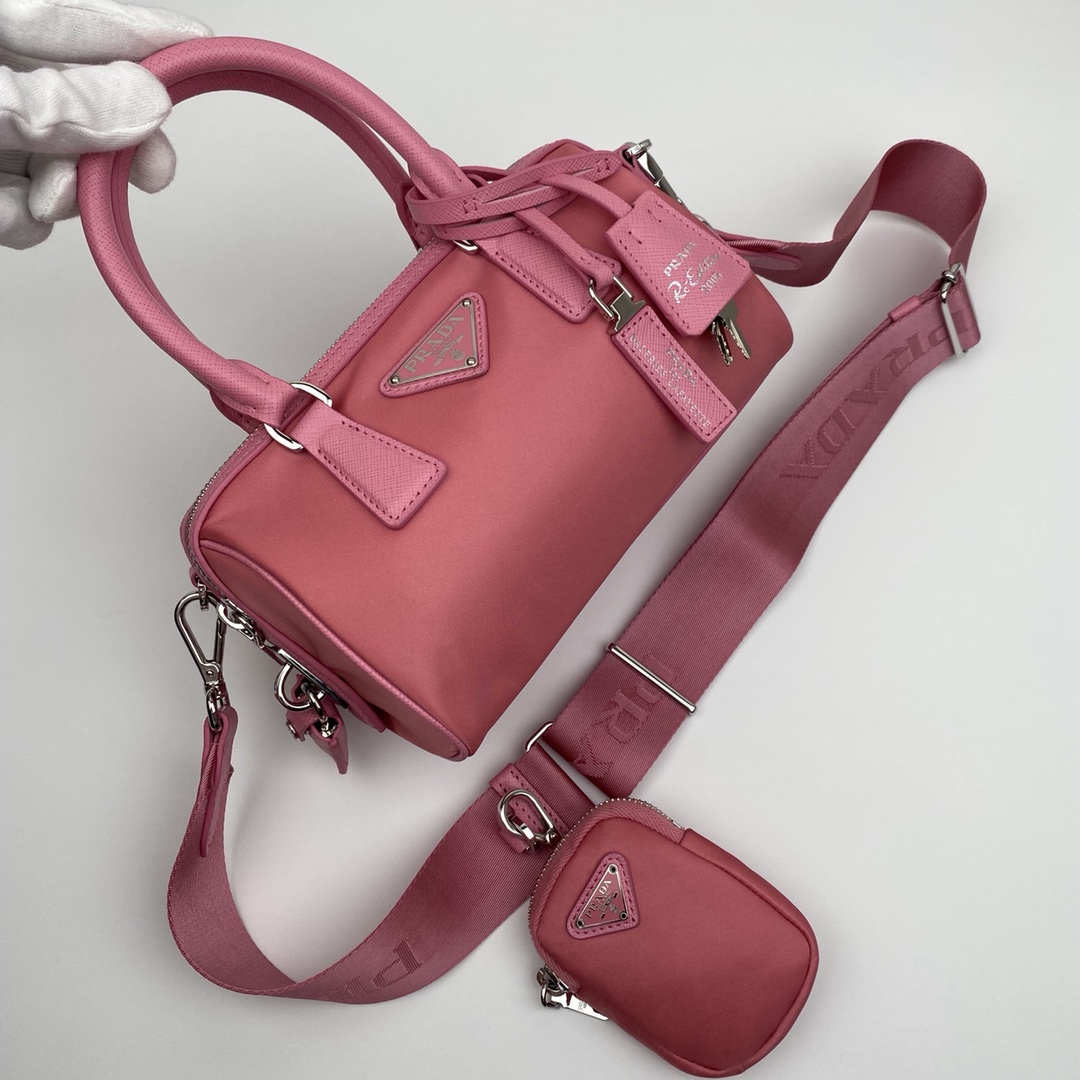 Top Replica Prada Re-Edition 2005 Nylon Bag Pink