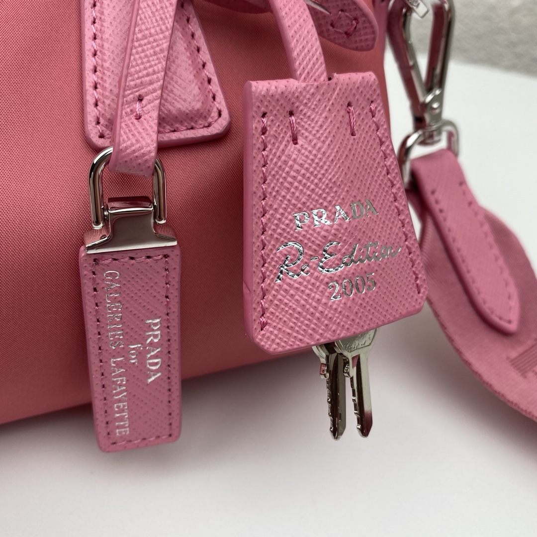 Top Replica Prada Re-Edition 2005 Nylon Bag Pink