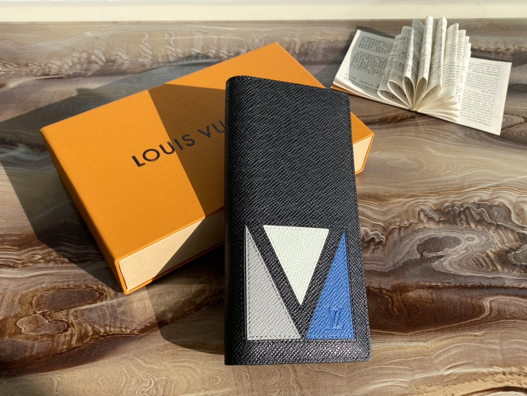 Top Sale Louis Vuitton M30800 Brazza Wallet Taiga Cowhide Leather In Paris Replica