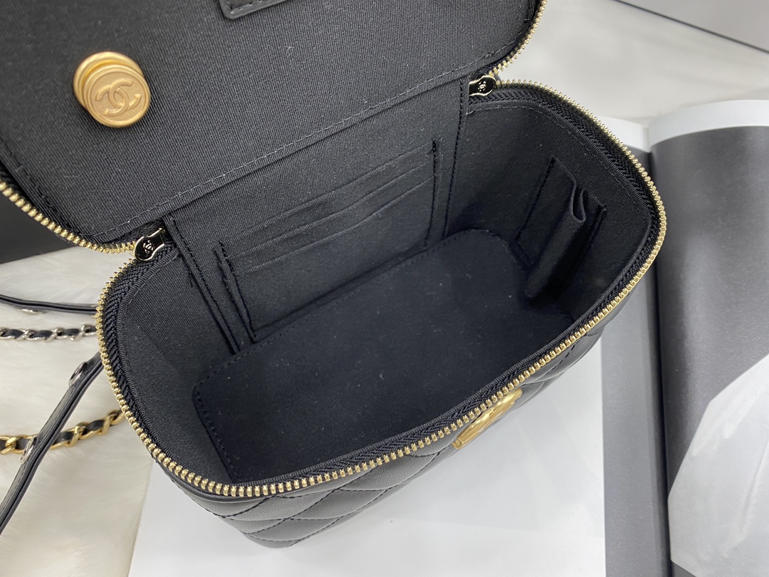 Unique Style Chanel Vanity With Chain Goatskin Gold-Tone Silver-Tone Ruthenium-Finish Metal Black AP2550 Replica