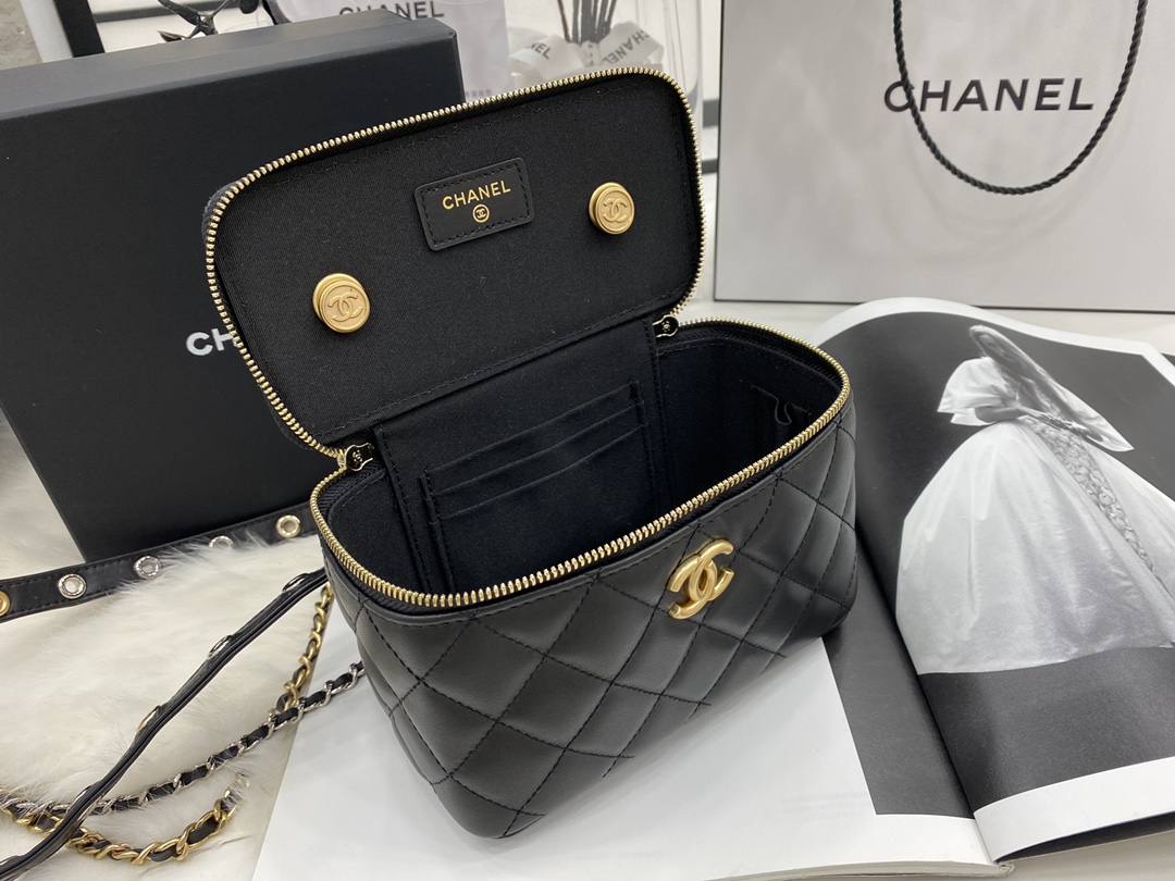 Unique Style Chanel Vanity With Chain Goatskin Gold-Tone Silver-Tone Ruthenium-Finish Metal Black AP2550 Replica
