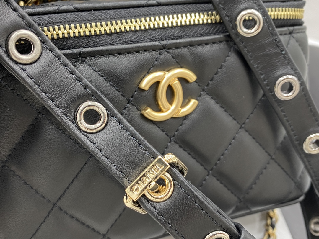 Unique Style Chanel Vanity With Chain Goatskin Gold-Tone Silver-Tone Ruthenium-Finish Metal Black AP2550 Replica