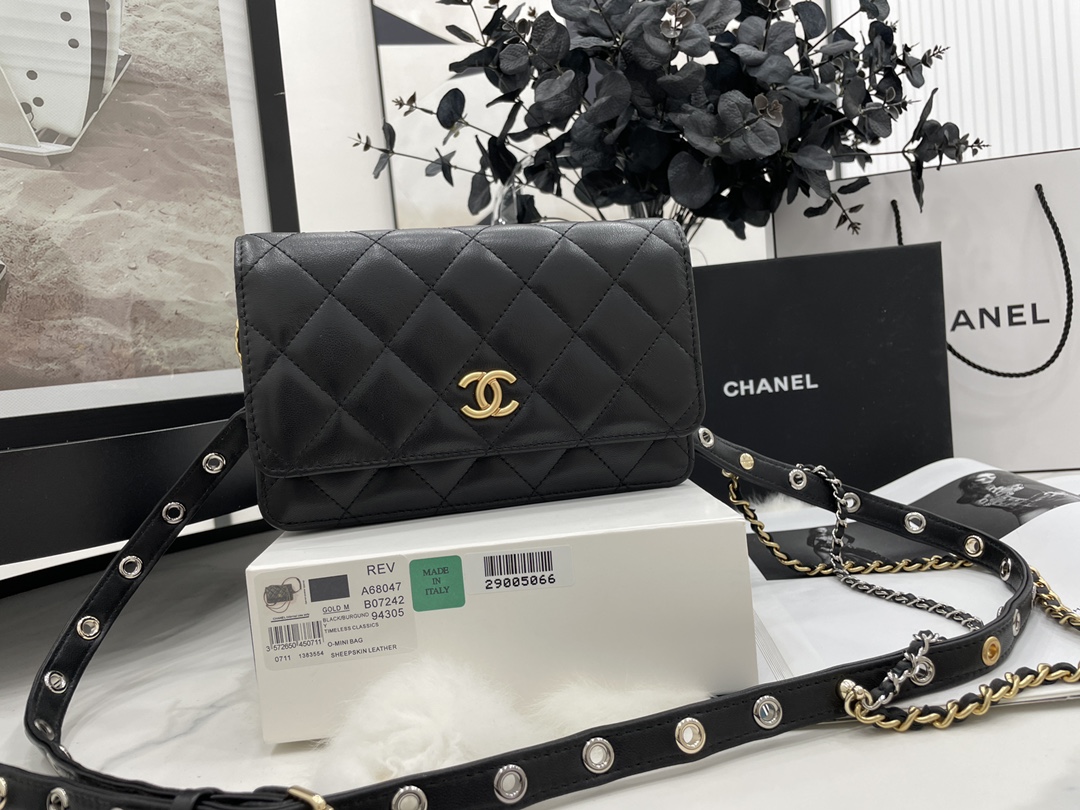 Unique Style Chanel Wallet On Chain Goatskin Gold-Tone  Silver-Tone  Ruthenium-Finish Metal Black  AP2548 Replica