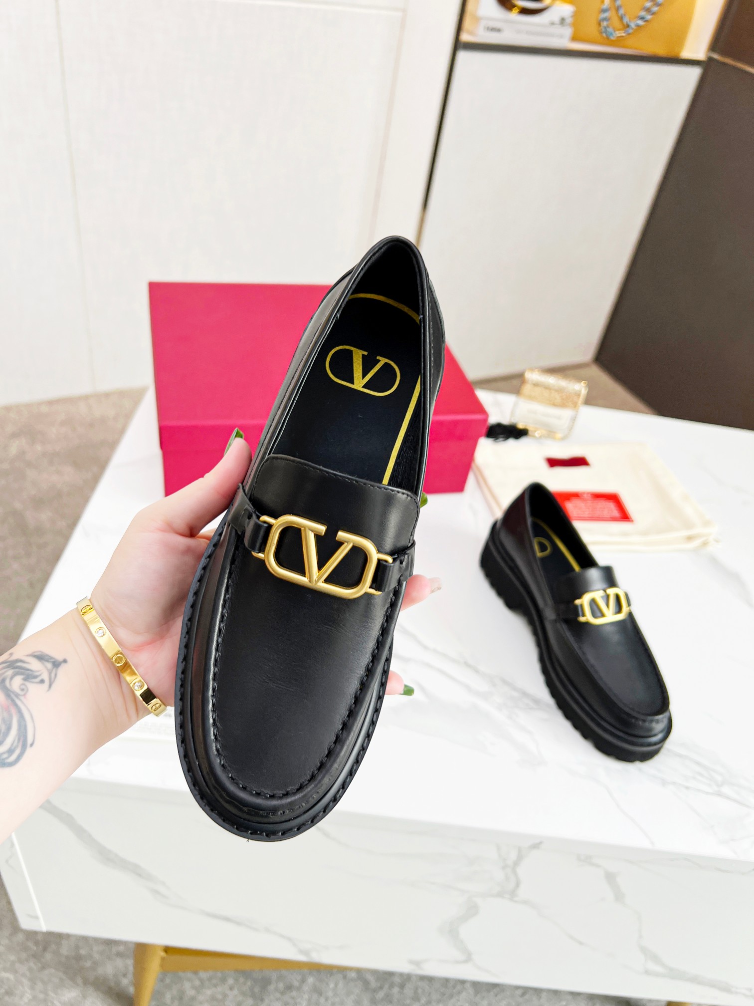 Valentino Vlogo Signature Calfskin Loafer-0001