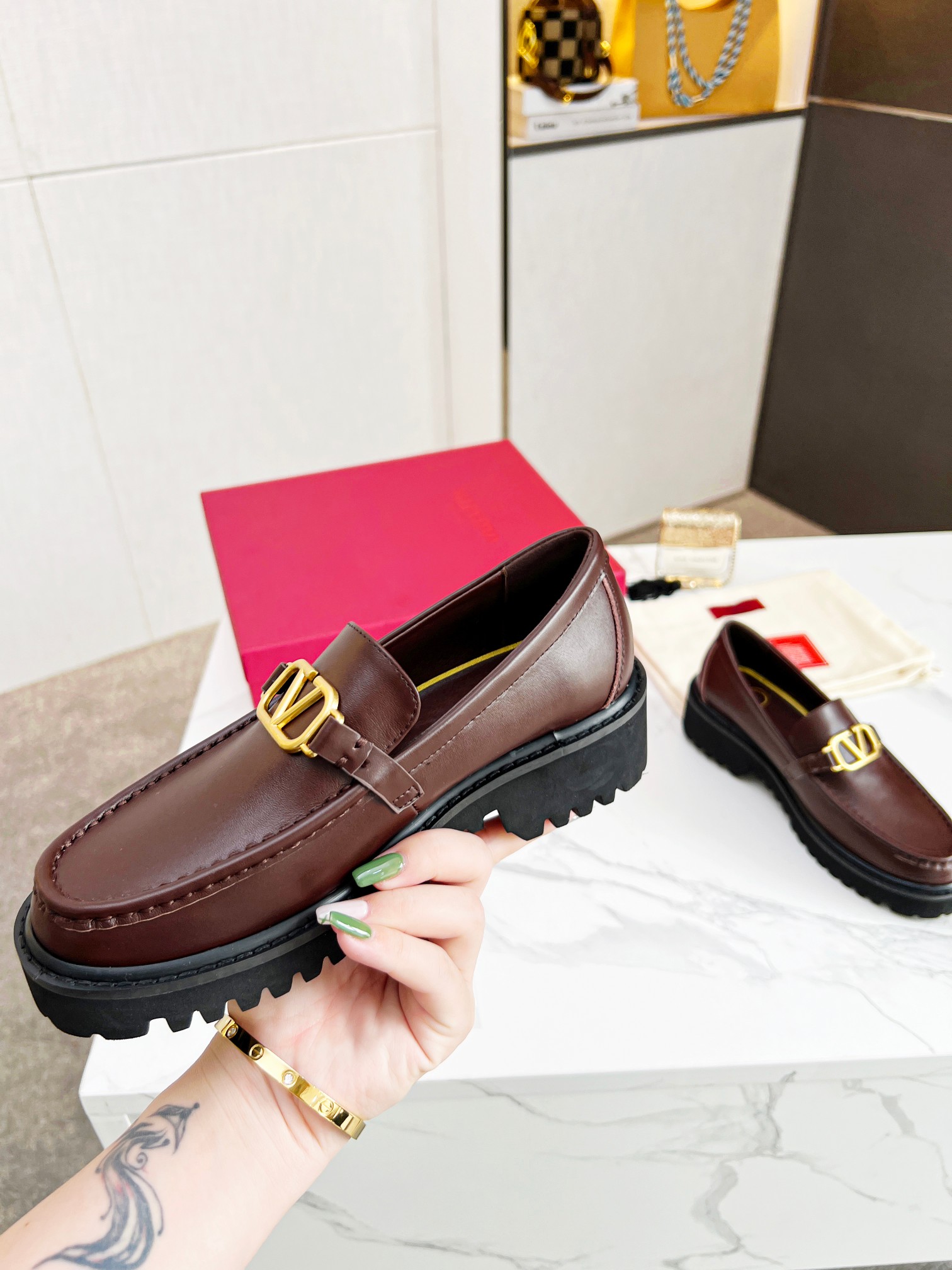 Valentino Vlogo Signature Calfskin Loafer-0002