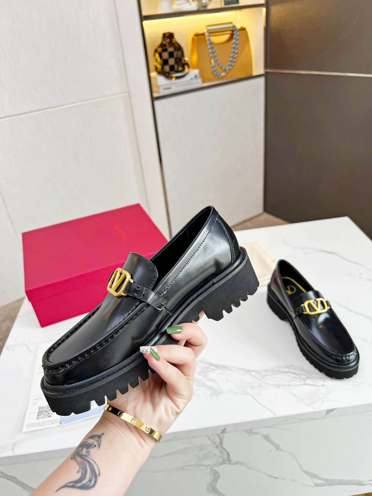 Valentino Vlogo Signature Calfskin Loafer-0003