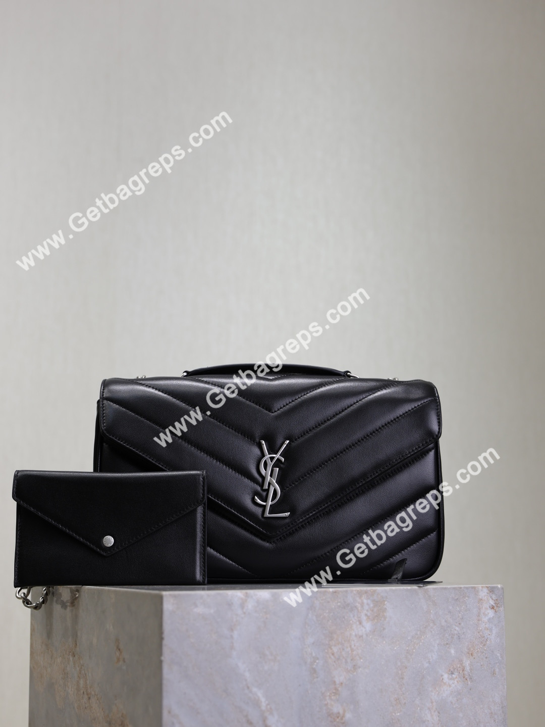 Yves Saint Laurent 801437 LOULOU LARGE in lambskin 24cm 