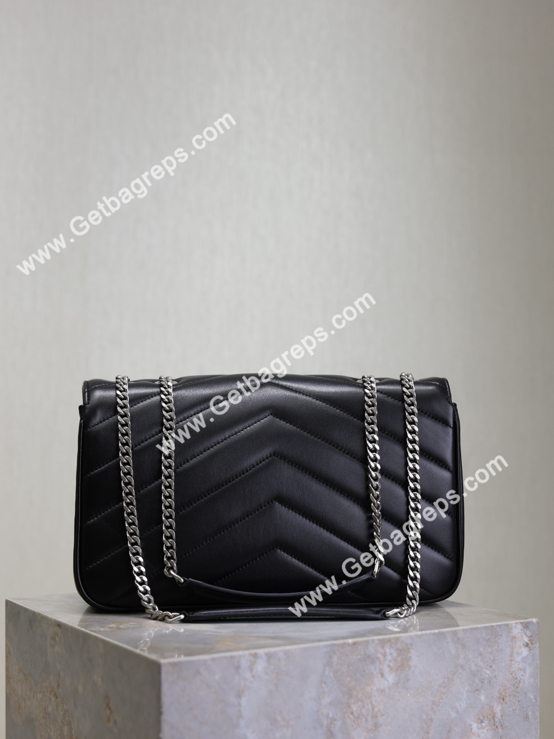 Yves Saint Laurent 801437 LOULOU LARGE in lambskin 24cm 