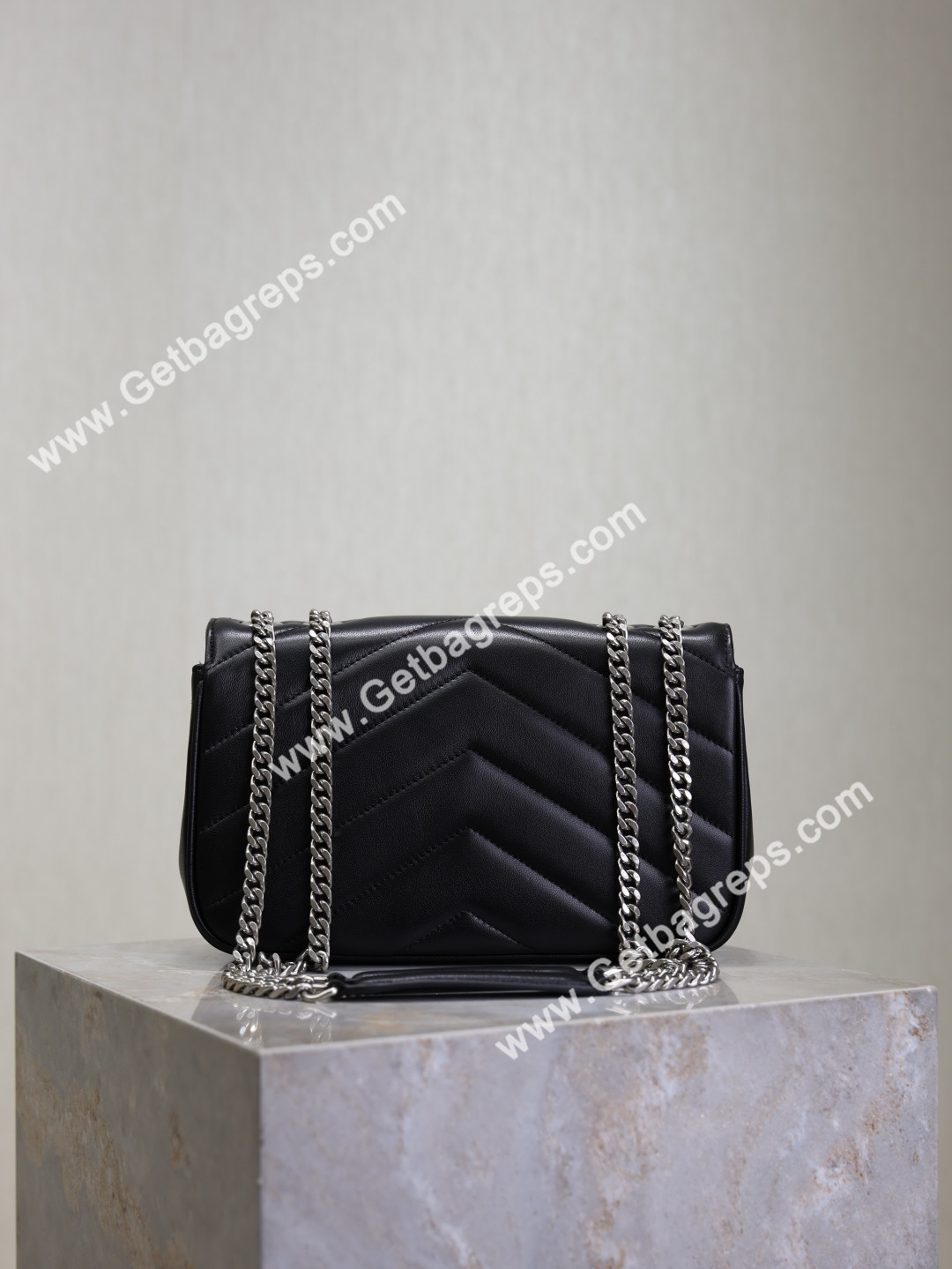 Yves Saint Laurent 801437 LOULOU MEDIUM in lambskin 24cm 