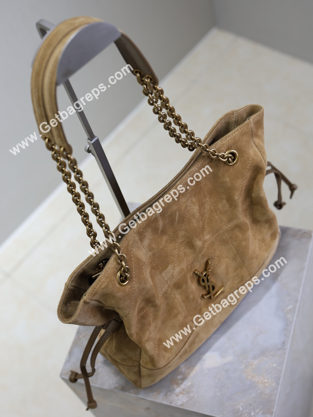 Yves Saint Laurent 833948 Small JAMIE SHOPPING in suede
