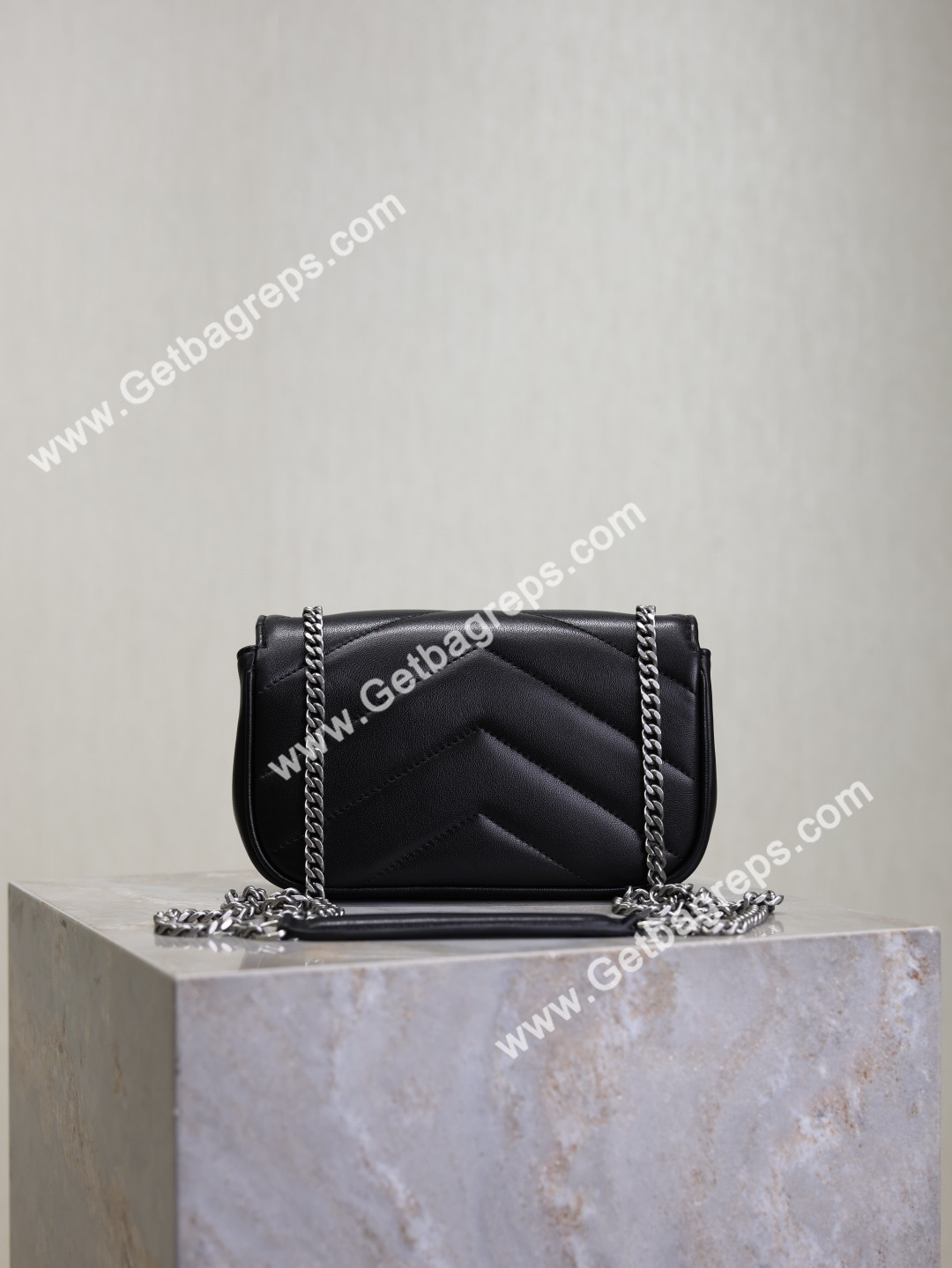 Yves Saint Laurent LOULOU MINI in lambskin 20cm 