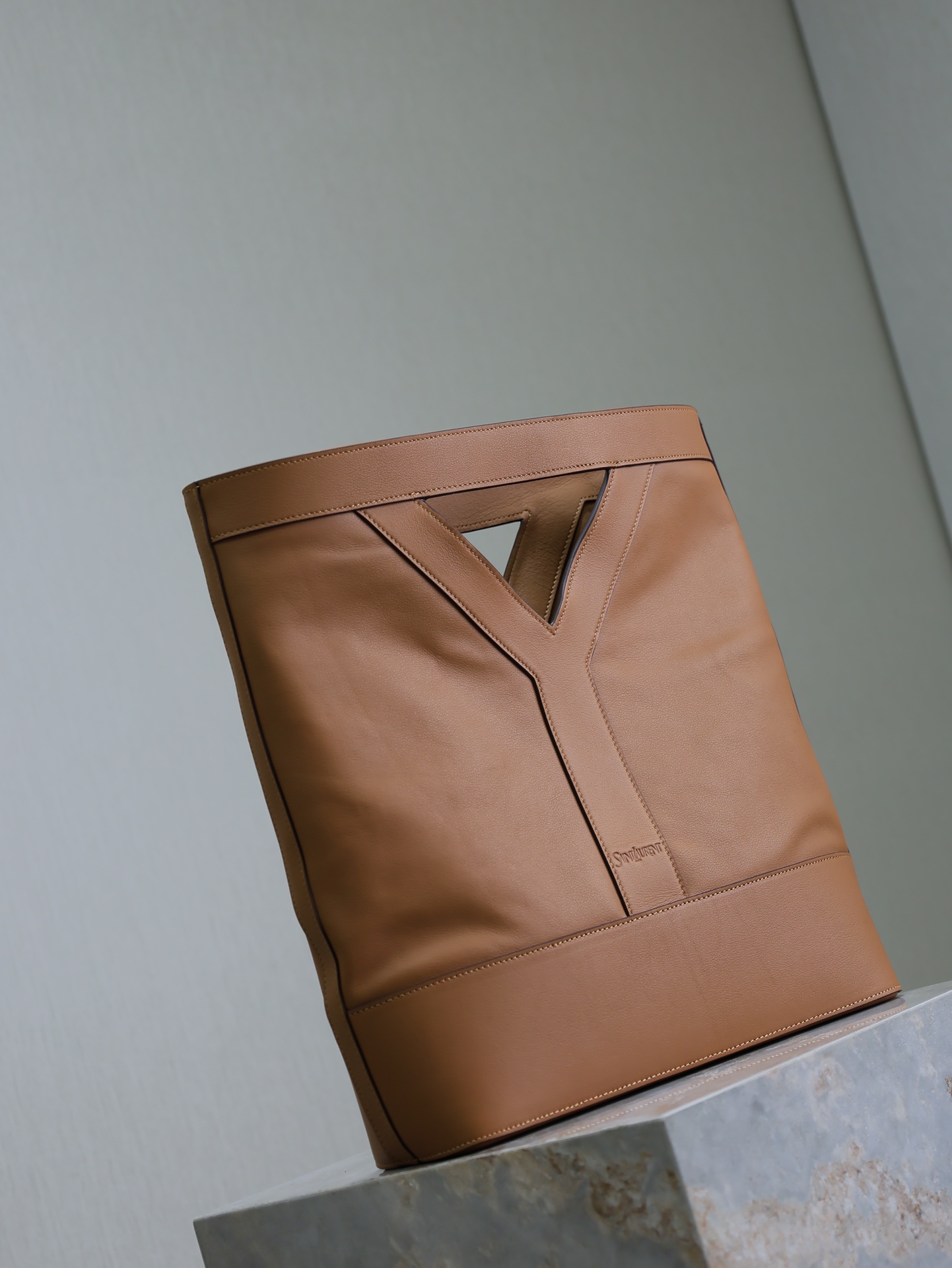 Yves Saint Laurent Y Tote  Bag In Brown Leather