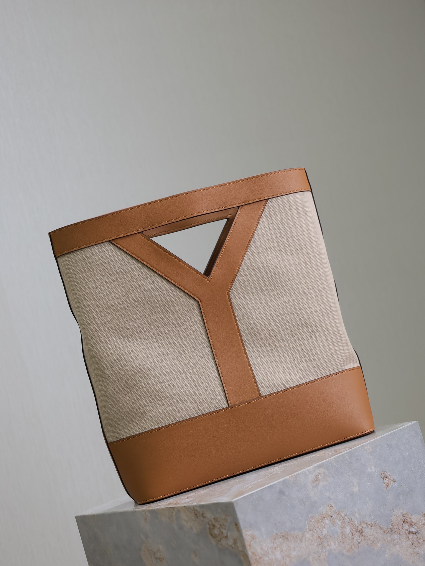 Yves Saint Laurent Y Tote  Bag In Cloth with leather