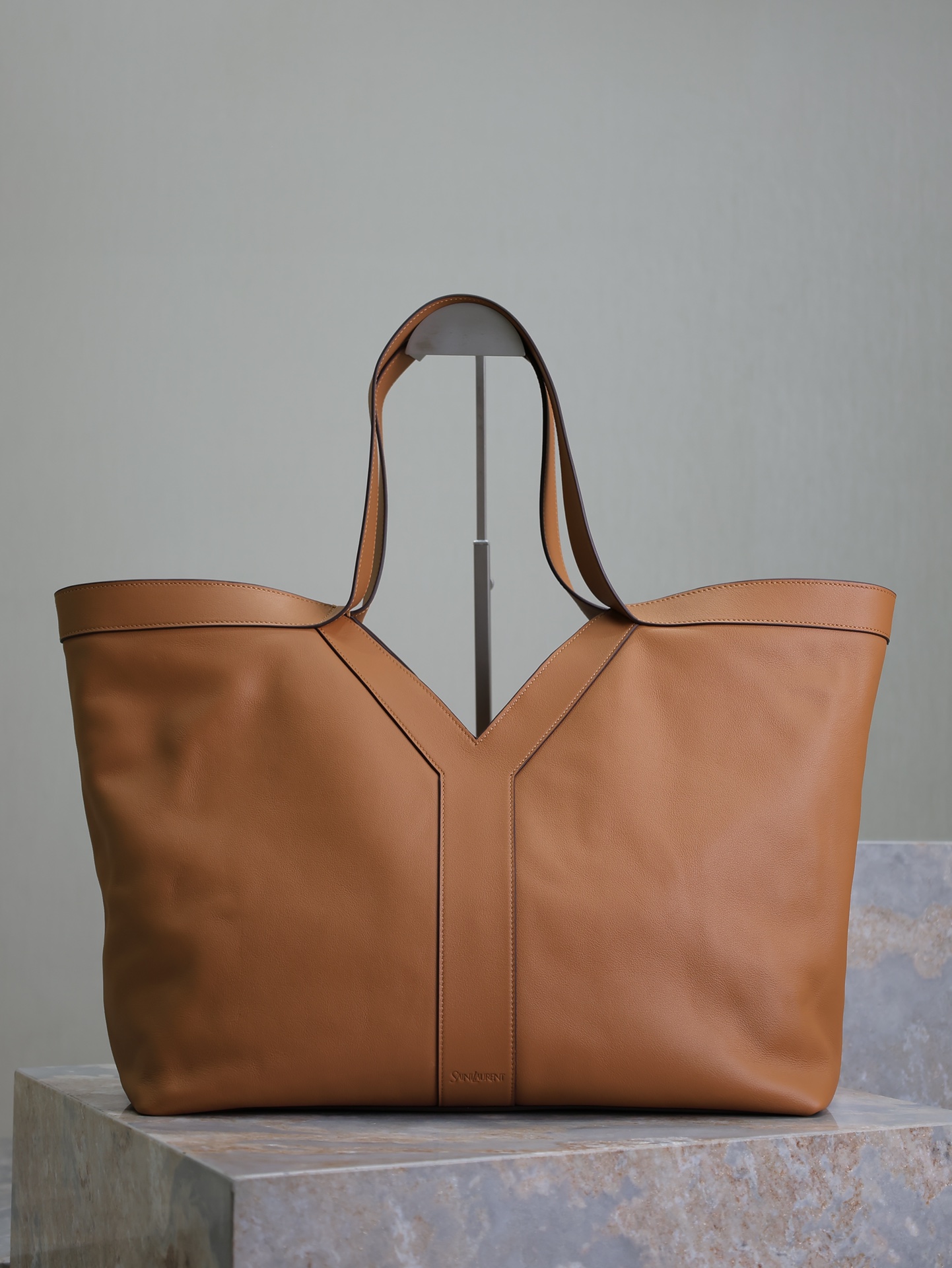 Yves Saint Laurent Y Tote Shopping Bag In Leather Brown