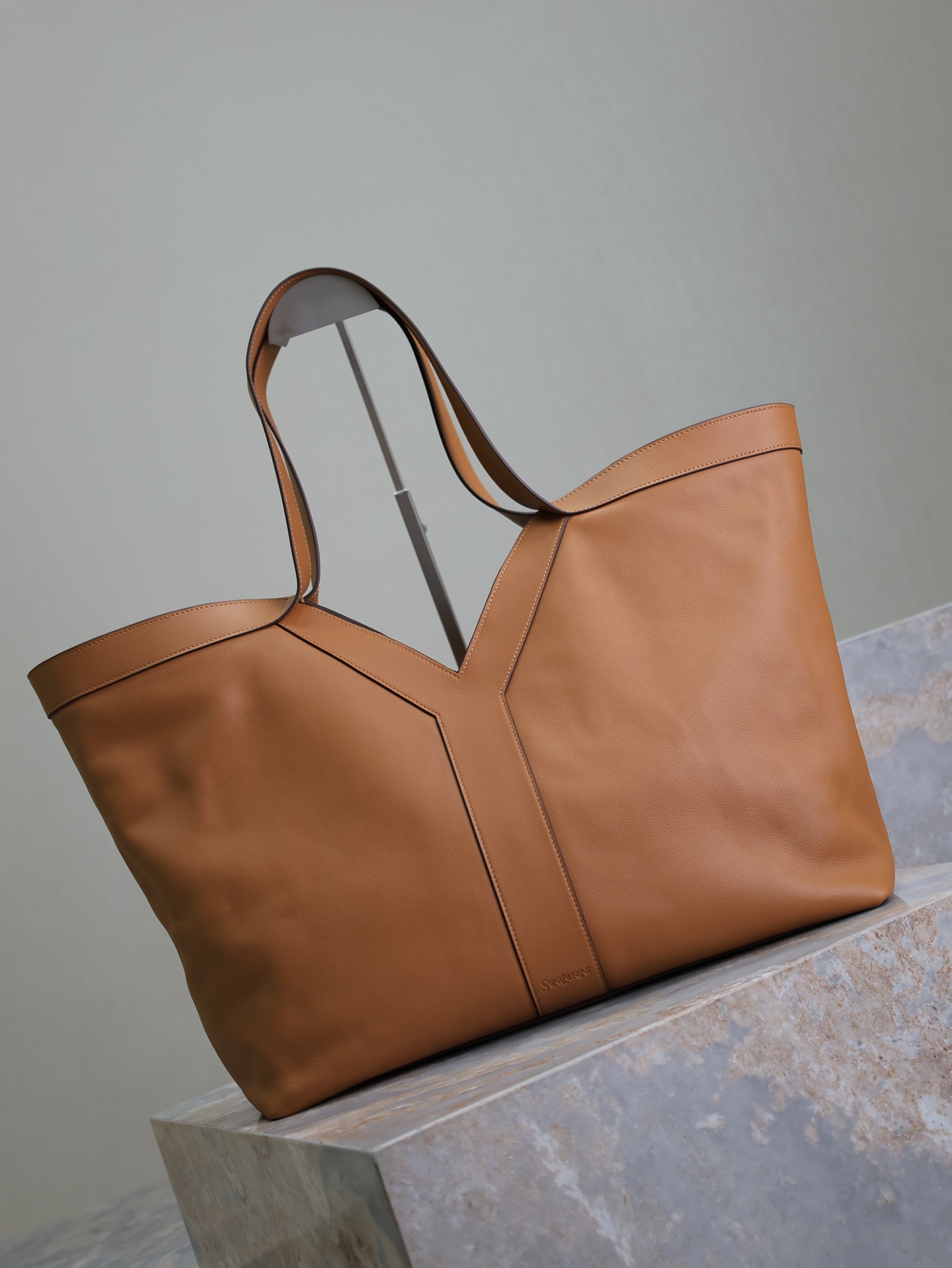 Yves Saint Laurent Y Tote Shopping Bag In Leather Brown