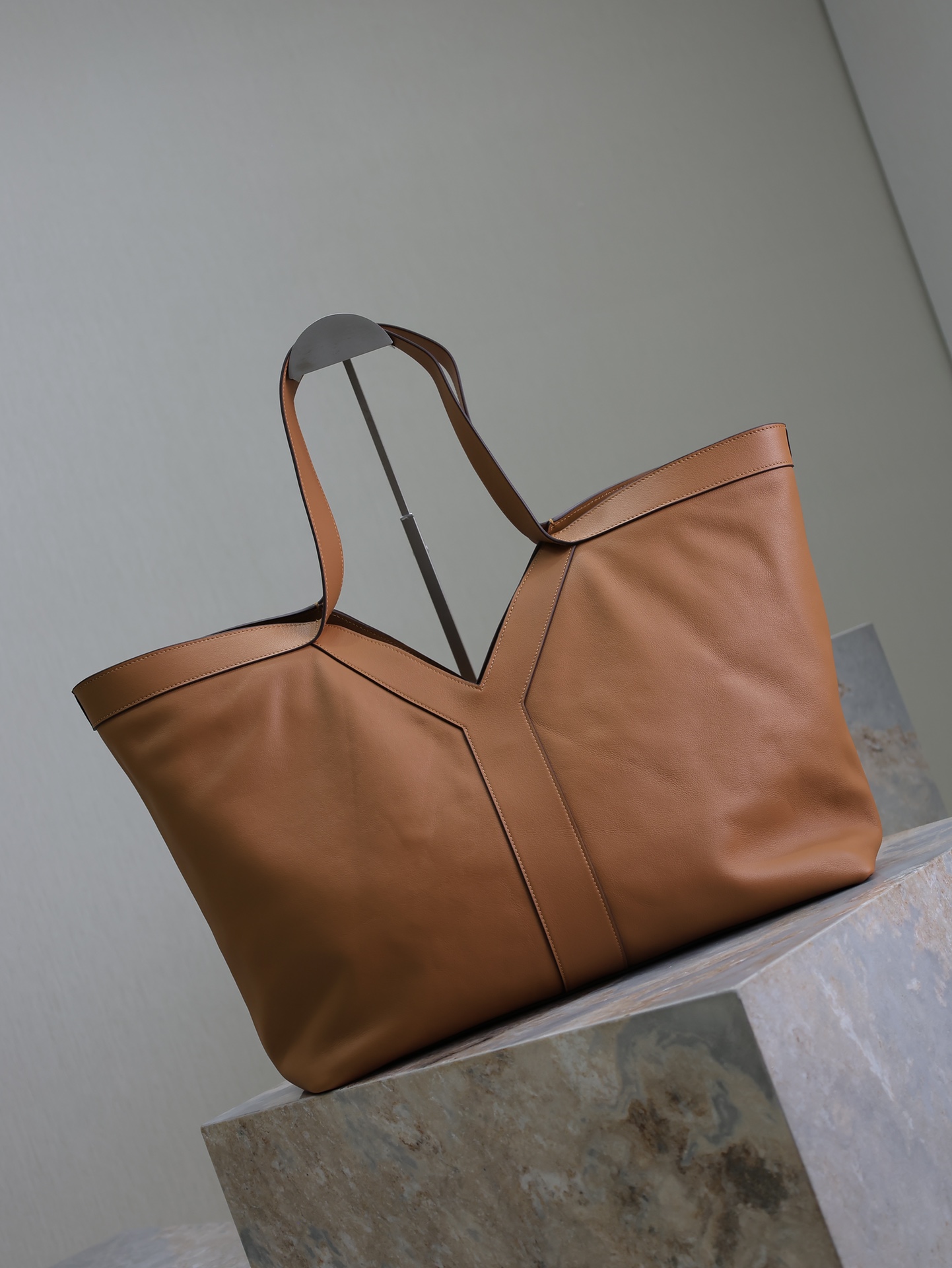 Yves Saint Laurent Y Tote Shopping Bag In Leather Brown